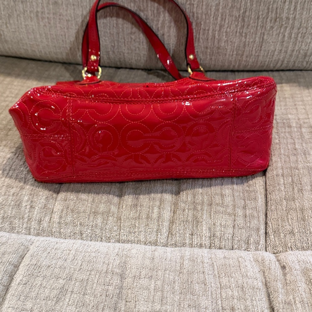 Coach Gramery patent leather and boss signature C Red shoulder bag 6 x 9 - Picture 4 of 14